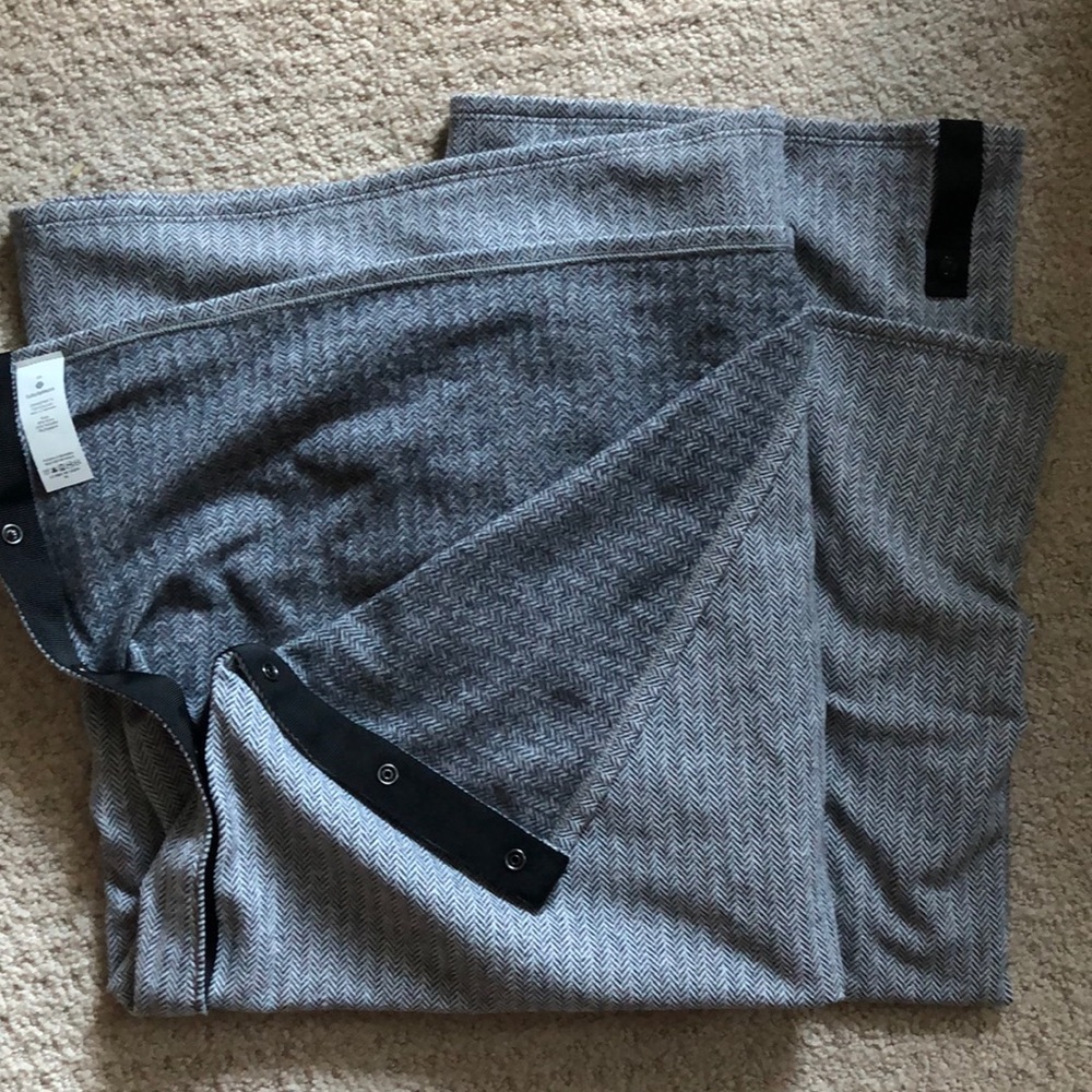 Lululemon Vinyasa Scarf - Light Grey Herringbone